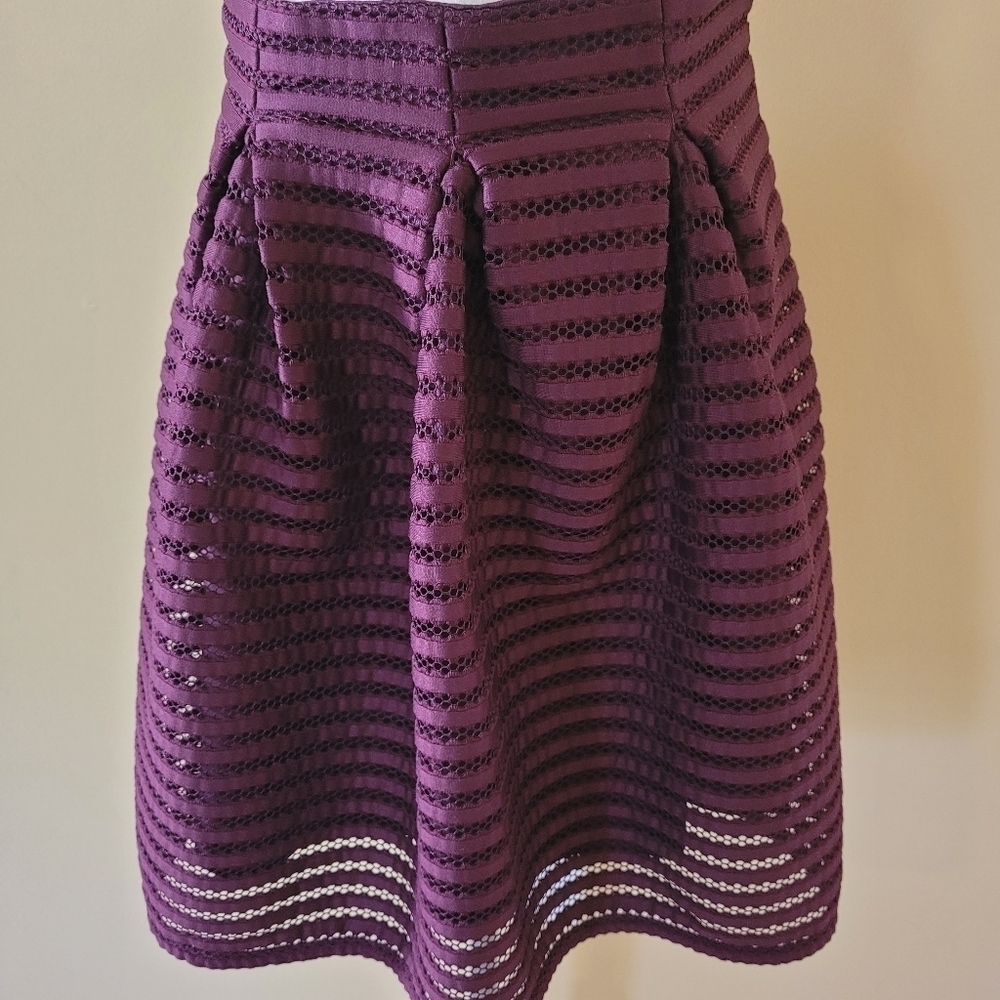 Xhilaration Burgundy Pleated Lined Mini Skirt Juniors Sz M - Picture 2 of 9